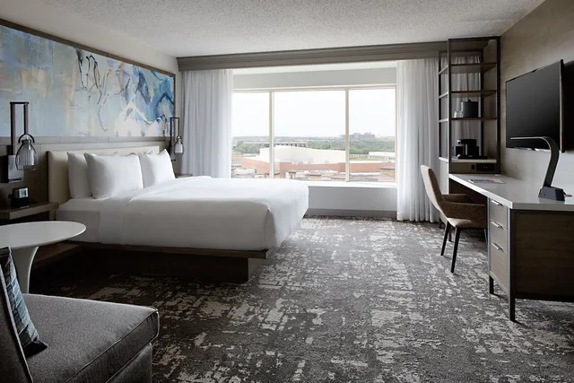 Room, King Bed, Concierge Level، Marriott Dallas Las Colinas 4/10