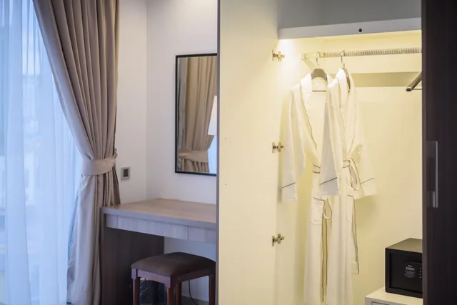 Family Suite, Mansion, 2 King Beds, Sofa، Mansion 51 Hotel & Apartment 4/4