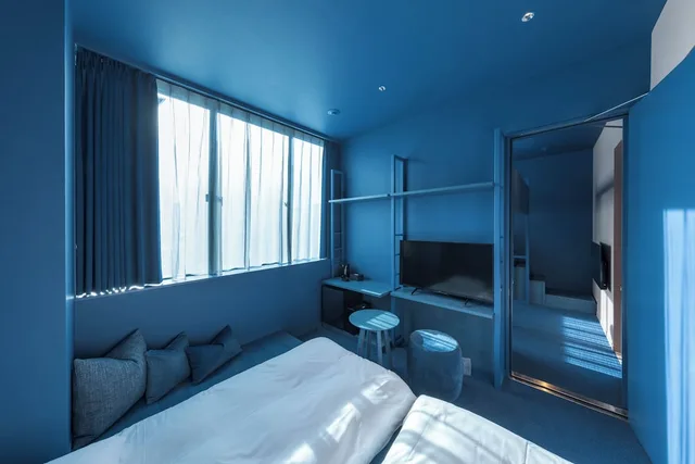 Connecting, Dark Blue, 4 Beds, Sofa، Toggle Hotel Suidobashi TOKYO 2/7