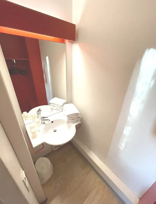 غرفة قياسية بسريرين منفصلين، Hotel Premiere Classe Marseille Ouest Martigues 3/3