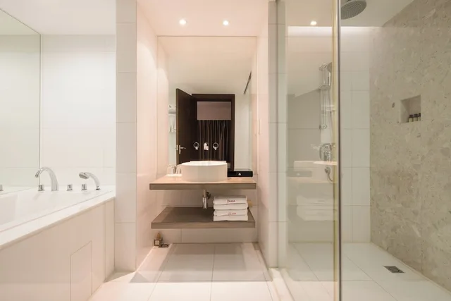 جناح سوبيريور بسرير كوين وسرير مزدوج بغرفتي نوم، Yuwa Hotel 7/8