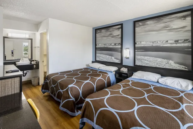 غرفة أساسية بسريرين مزدوجين للمدخنين، Super 8 by Wyndham Phoenix West 1/2