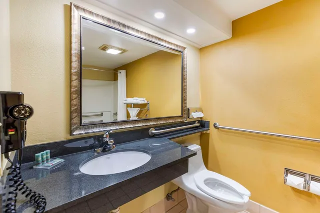 غرفة بسرير كينج لذوي الإعاقة، Best Western Kiva Inn 3/3