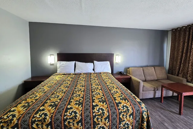 غرفة بسرير كينج للمدخنين، Eagle Inn by Hotel O Richmond Midlothian Turnpike 3/5