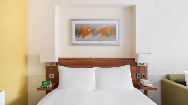 غرفة قياسية بسرير مزدوج مع أريكة، Holiday Inn Derby Nottingham M1 J25 7/10