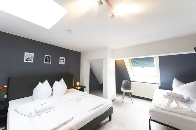 Comfort, Apartment, 1 Single and 2 Queen Beds، Hotel Astoria Am Urachplatz 1/8