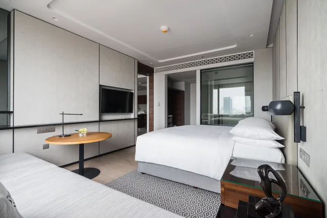 1 Bedroom, Suite, King Bed, Marriott Bangkok Hotel the Surawongse 2/4