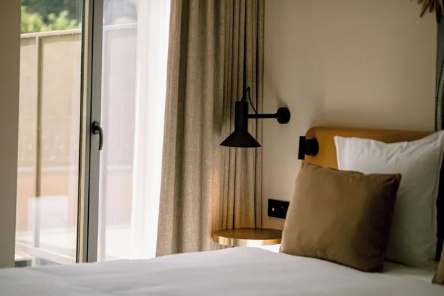 غرفة إليت بسرير كينج، Hôtel Lapérouse Des Cordeliers 1/2