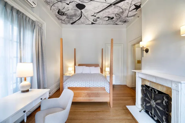 Mansion, King Bed، Tarrytown House Estate 2/7