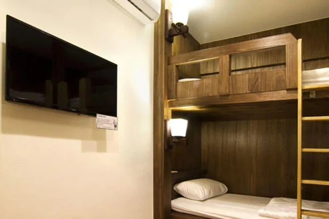 غرفة كلاسيكية رباعية بأسرّة بطابقين، Mr Lobsters Secret Den Design Hostel 3/5