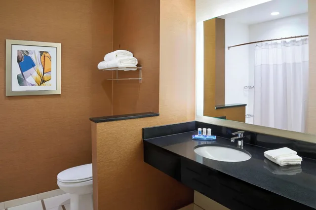 جناح بسريرين كوين مع أريكة، Fairfield Inn & Suites Niagara Falls 6/6
