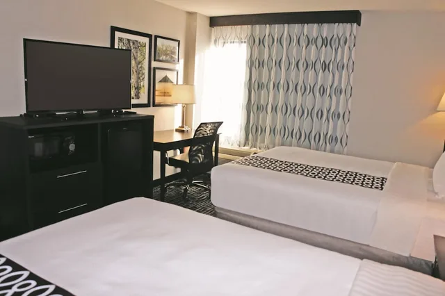 غرفة بسريرين كوين لذوي الإعاقة، La Quinta Inn & Suites by Wyndham Denver Aurora Medical 3/3