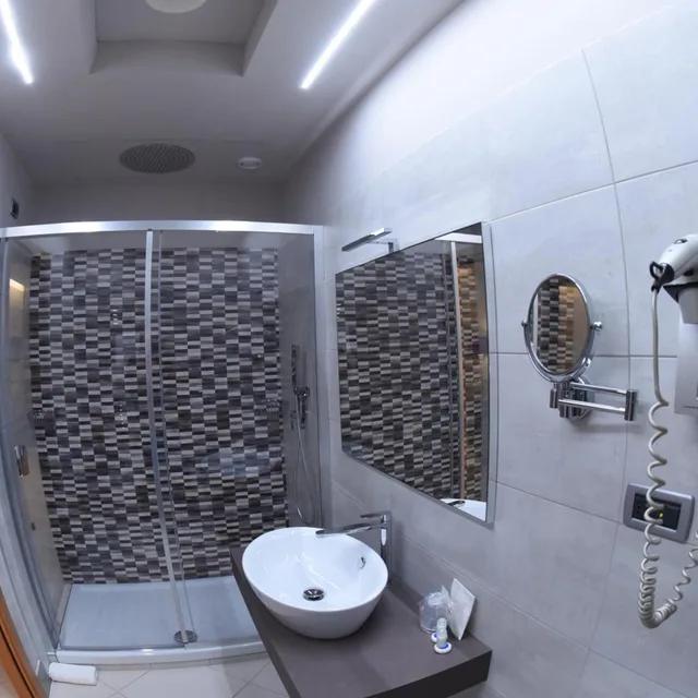 غرفة سوبيريور بسرير مزدوج، Hotel Niagara 8/8
