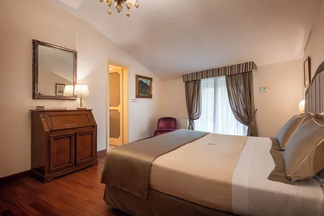 غرفة ثلاثية، Forum Hotel Rome 1/9