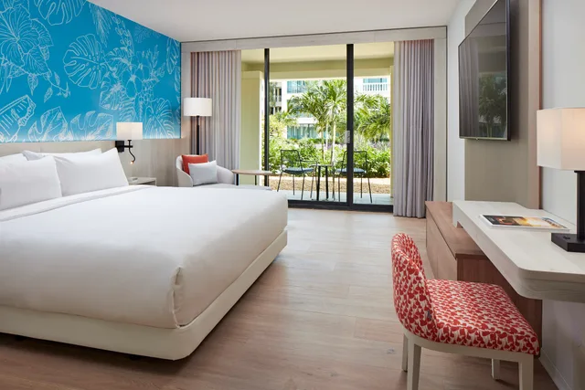 غرفة بسرير كينج بإطلالة على الحديقة، Curacao Marriott Beach Resort 3/4