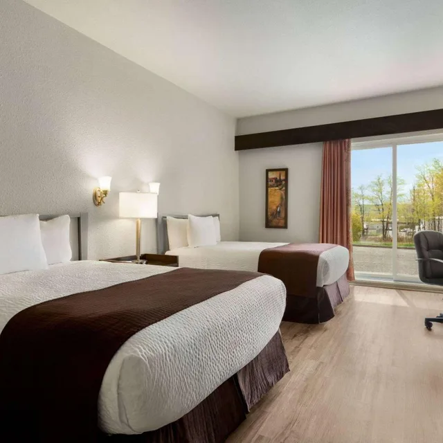 غرفة بسرير مزدوج في الطابق الأرضي، Days Inn By Wyndham Montmagny 2/4