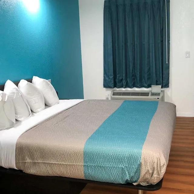 غرفة بسرير كينج لذوي الإعاقة، Motel6 Temple, TX 3/10