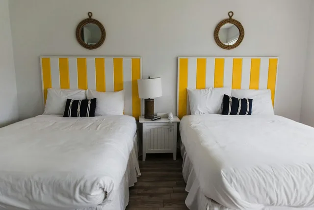 Club, Double Bed, Capri 1/1