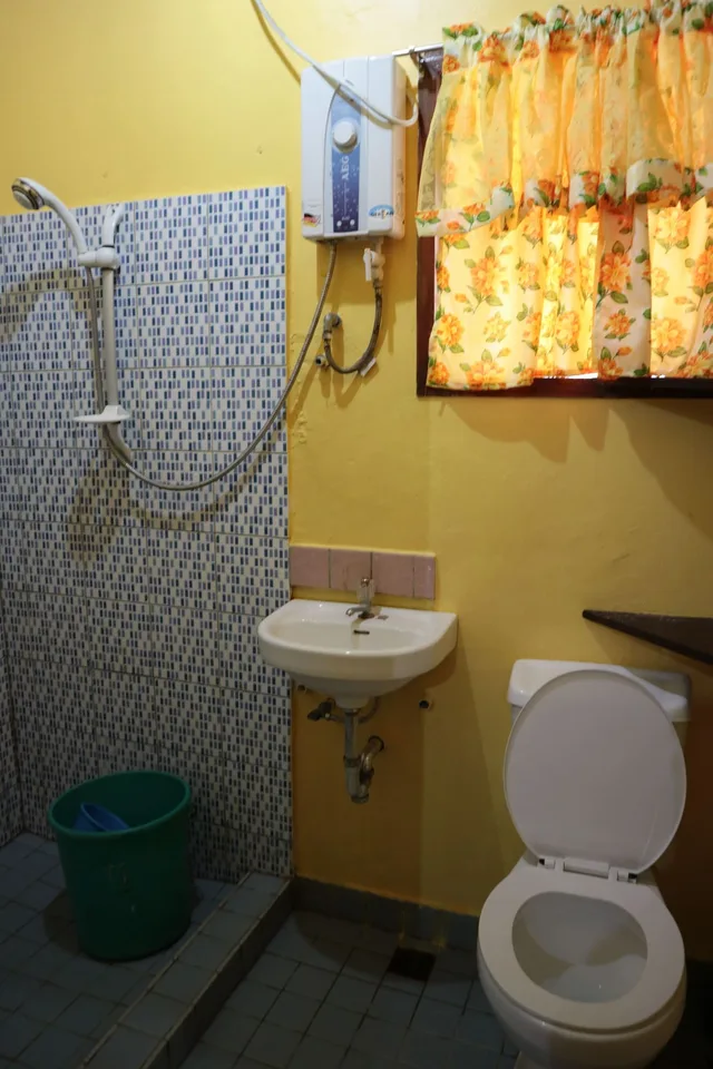 Family, 1 Single and 2 Double Beds، El Nido Corner Pension And Restaurant 10/10