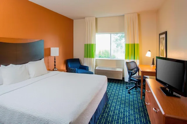 غرفة بسرير كينج لذوي الإعاقة، Fairfield Inn Middletown Monroe 1/5