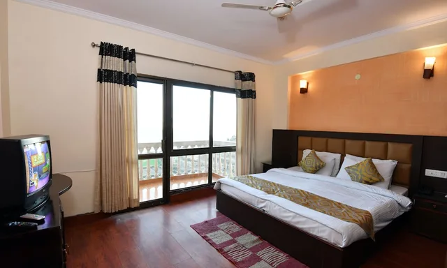 1 Bedroom, Executive, Suite, Double Bed, Dynasty Resort, Khurpatal 3/7
