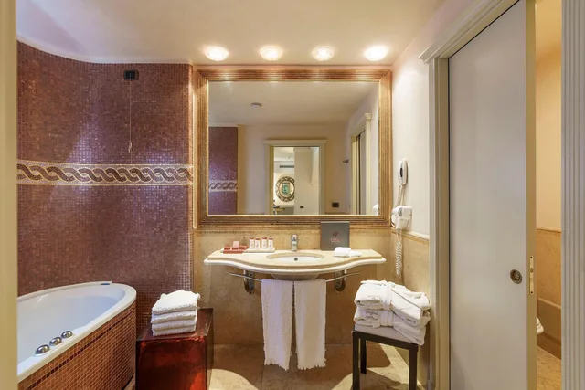 Luxury, Suite, Balcony, Romano Palace 5/6