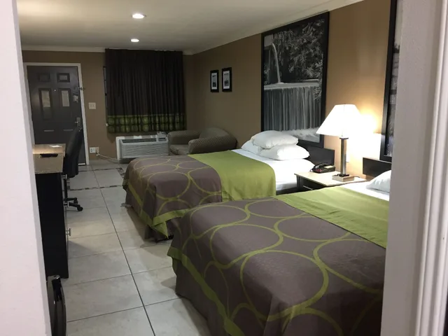غرفة قياسية بسريرين كوين للمدخنين، Super 8 by Wyndham McAllen/Downtown/La Plaza Mall 1/10