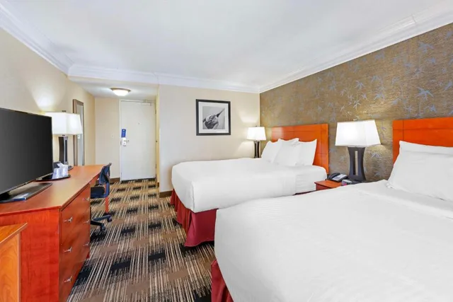Room, 2 Double Beds, Large, Best Western The Inn At Rochester Airport 2/4
