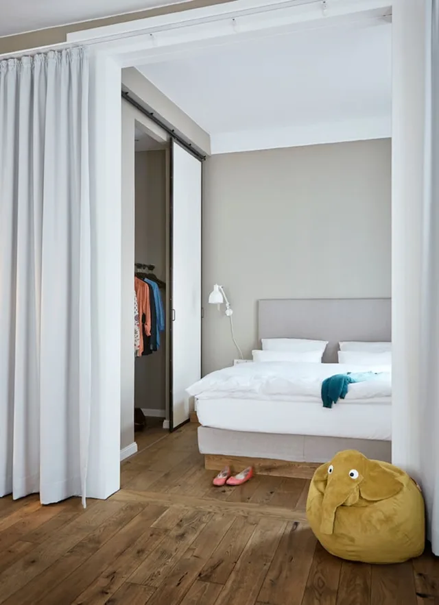 جناح جونيور بسرير كوين مع أريكة، Hotel Wedina An Der Alster 1/6