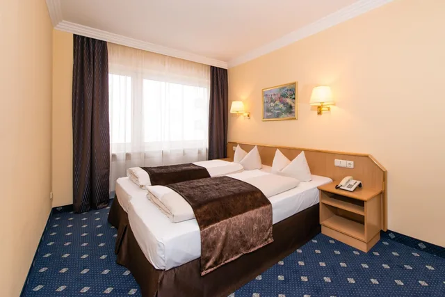 غرفة بسريرين منفصلين، Hotel Royal 3/9