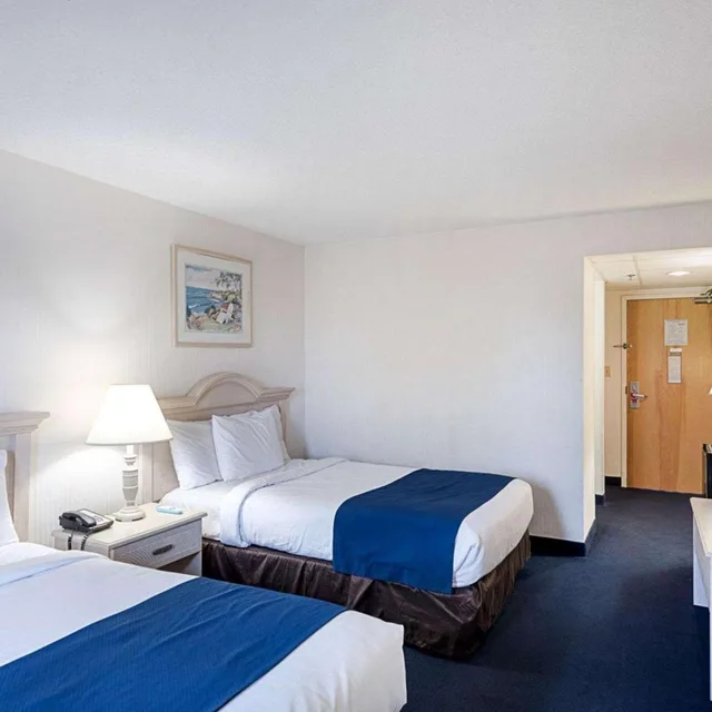 غرفة داخلية قياسية بسريرين مزدوجين، Econo Lodge Inn and Suites Resort Rehoboth Beach 1/10