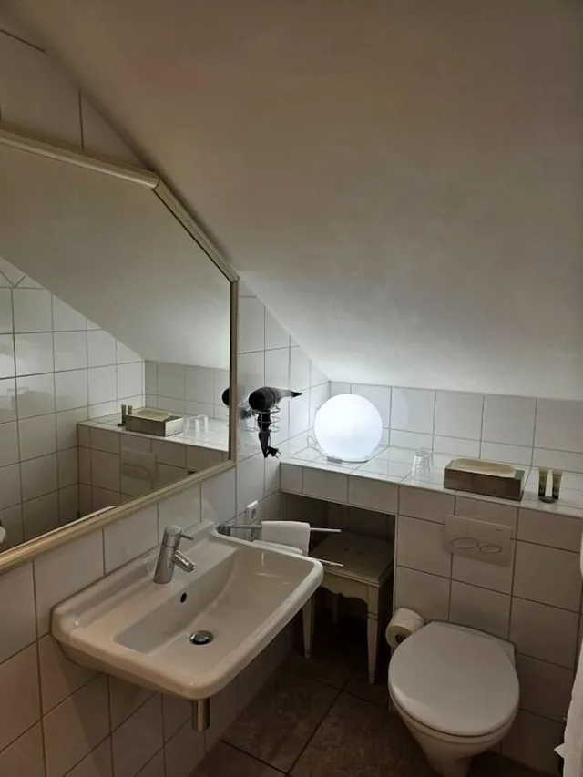 Classic, Queen Bed, Attic، Hotel Villa Marstall 3/3