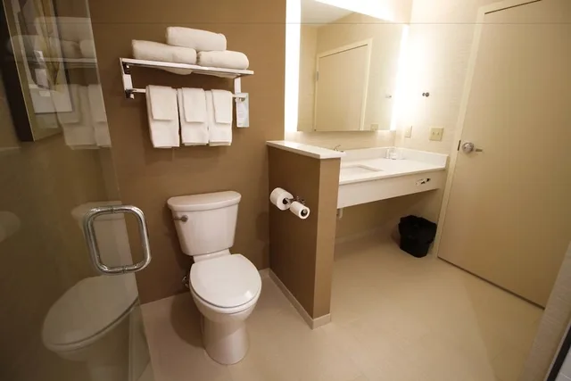 غرفة بسريرين كوين، Fairfield Inn Suites London 4/5