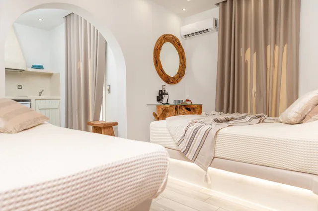 Junior Suite, Studio, 3 Beds, Balcony، Katerina Roza Studios 1/10