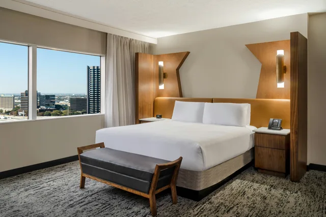 استوديو بسرير كينج بإطلالة على المدينة لذوي الإعاقة، Hilton Dallas Lincoln Centre by the Galleria 1/3