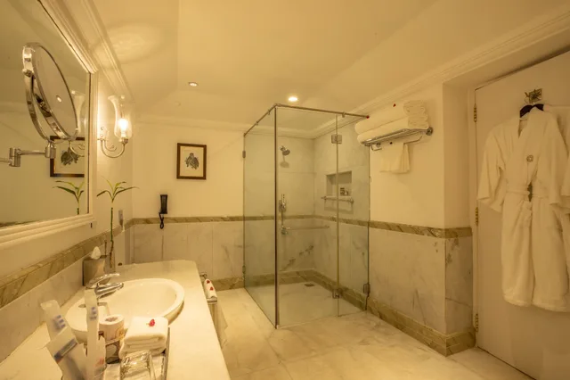 غرفة بريميوم بسرير كينج بإطلالة على الحديقة، Savoy, Ooty - IHCL SeleQtions 8/8