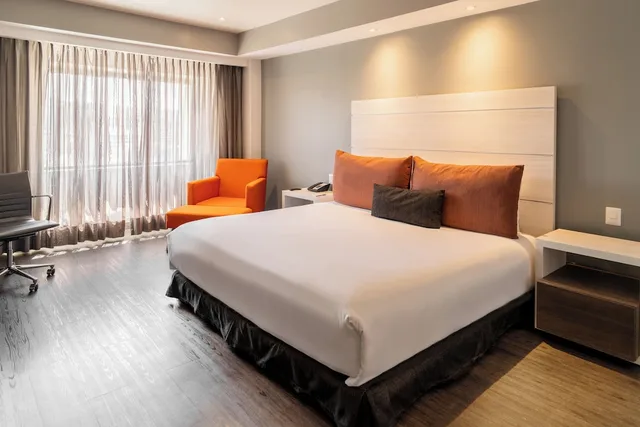 غرفة تنفيذية بسرير كينج، Real Inn Tijuana by Camino Real Hotels 2/6
