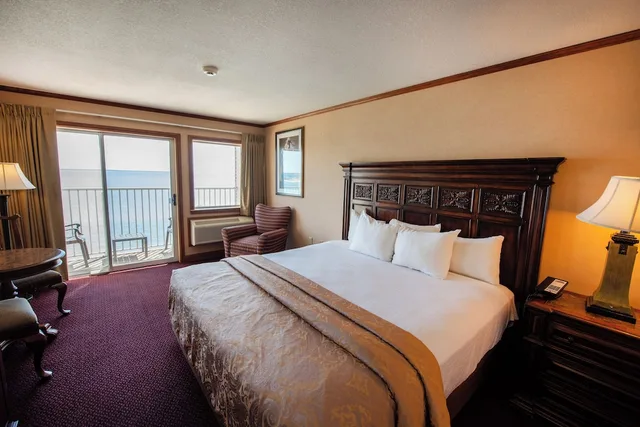 غرفة إليت بسرير كينج وسرير كوين، Hamilton Inn Select Beachfront 1/10