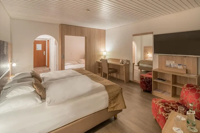 غرفة عائلية بسرير مزدوج مع أريكة، Best Western Plus Hotel Schwarzwald Residenz 5/10