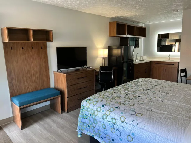 Studio, King Bed, Red Roof Inn Georgetown - Lexington North 5/10