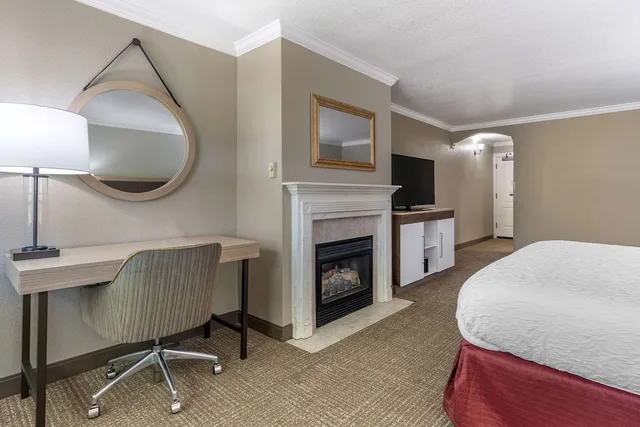 غرفة بسرير كينج، Hampton Inn Ukiah CA 3/6