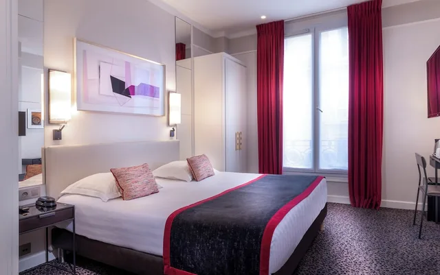 غرفة سوبيريور بسرير مزدوج بحوض استحمام، Hotel Du Bois Champs-Elysees 1/10