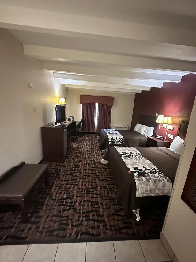 غرفة بسرير مزدوج، Rodeway Inn Zanesville OH 1/1