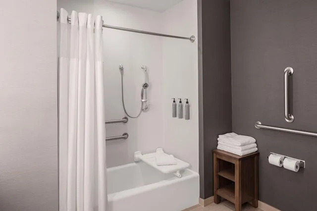 غرفة رباعية لذوي الإعاقة، Courtyard San Angelo 4/4