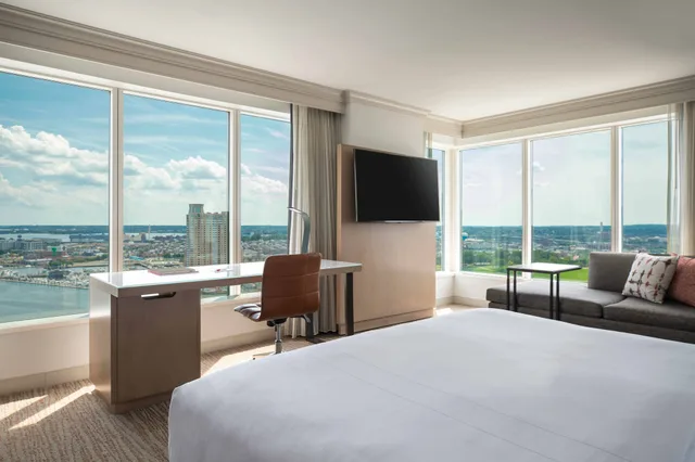 غرفة بسرير كينج بإطلالة على المرفأ، Baltimore Marriott Waterfront 1/5