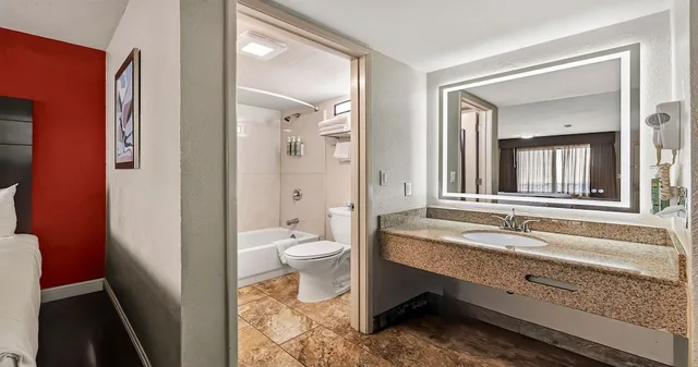 غرفة قياسية بسريرين كوين بمطبخ صغير، Best Western Roseville Inn 6/10