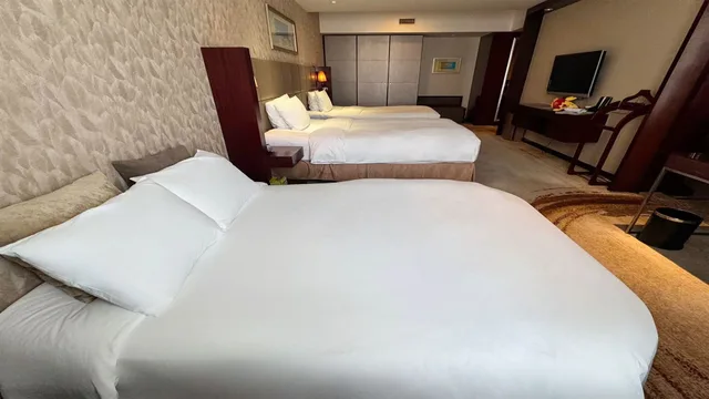 غرفة قياسية بسريرين مزدوجين مع أريكة في طابق مرتفع، Crowne Plaza Beijing Zhongguancun 1/1