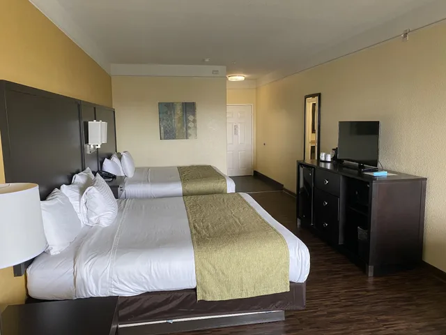 غرفة قياسية بسريرين كينج، Galveston Beach Hotel 2/3