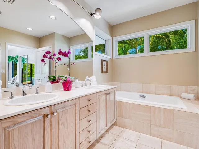 2 Bedrooms, Condo, Ocean Front، Makena Surf - Destination Resorts Hawaii 9/10
