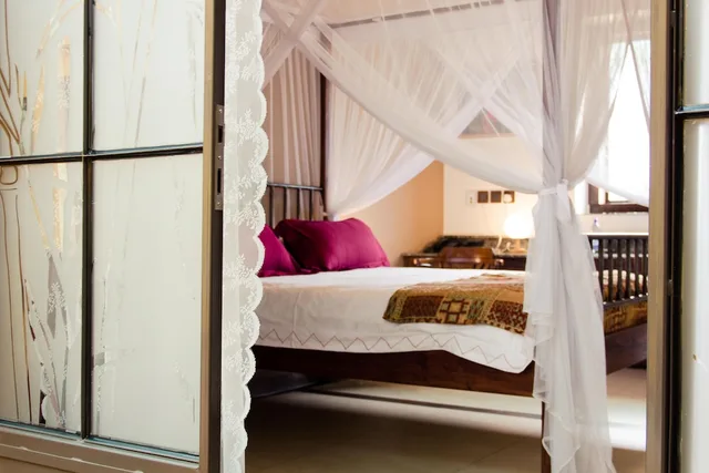 Standard, Single, Queen Bed, Le Bougainviller Hotel 2/10